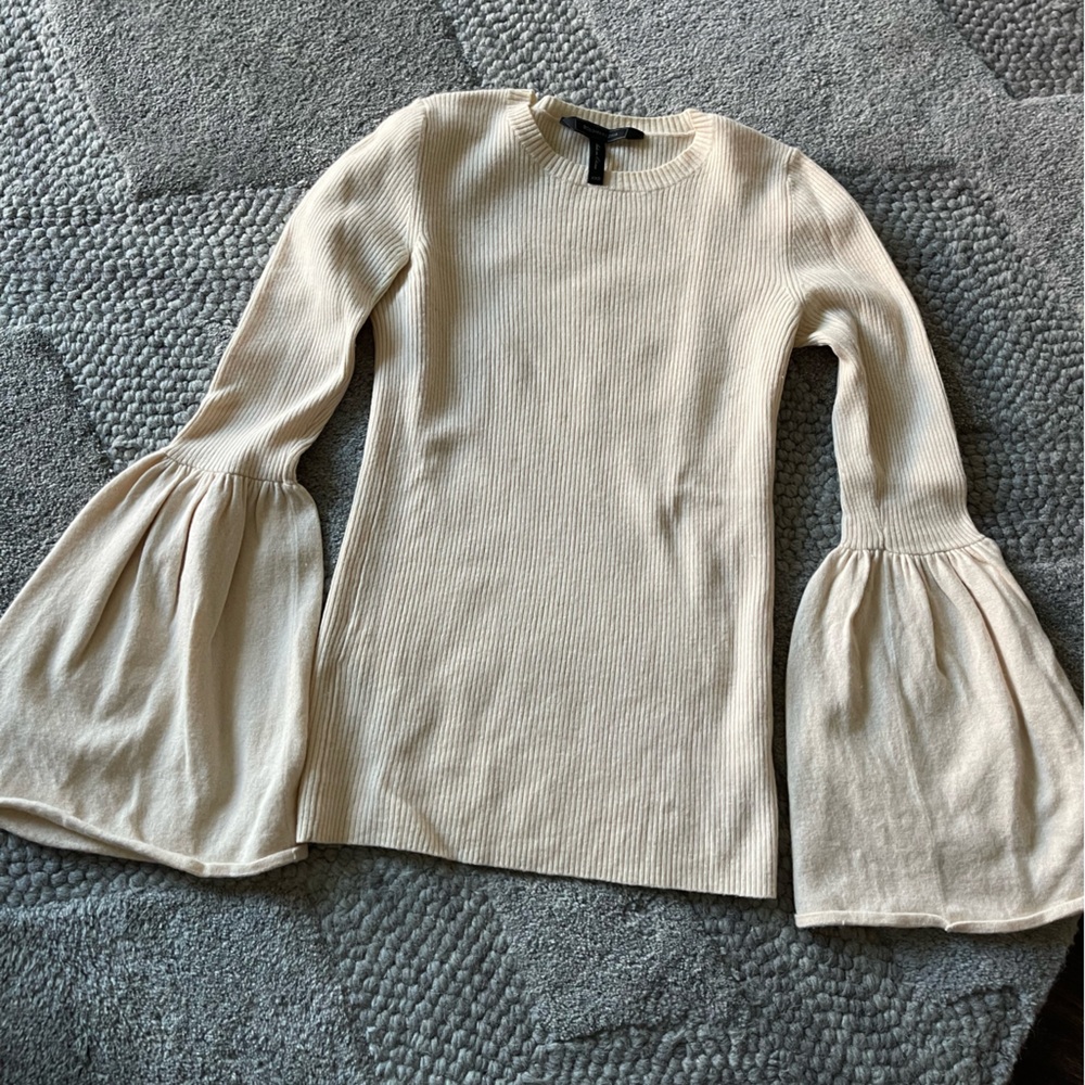 Adorable flared sleeve BCBG sweater baby pink